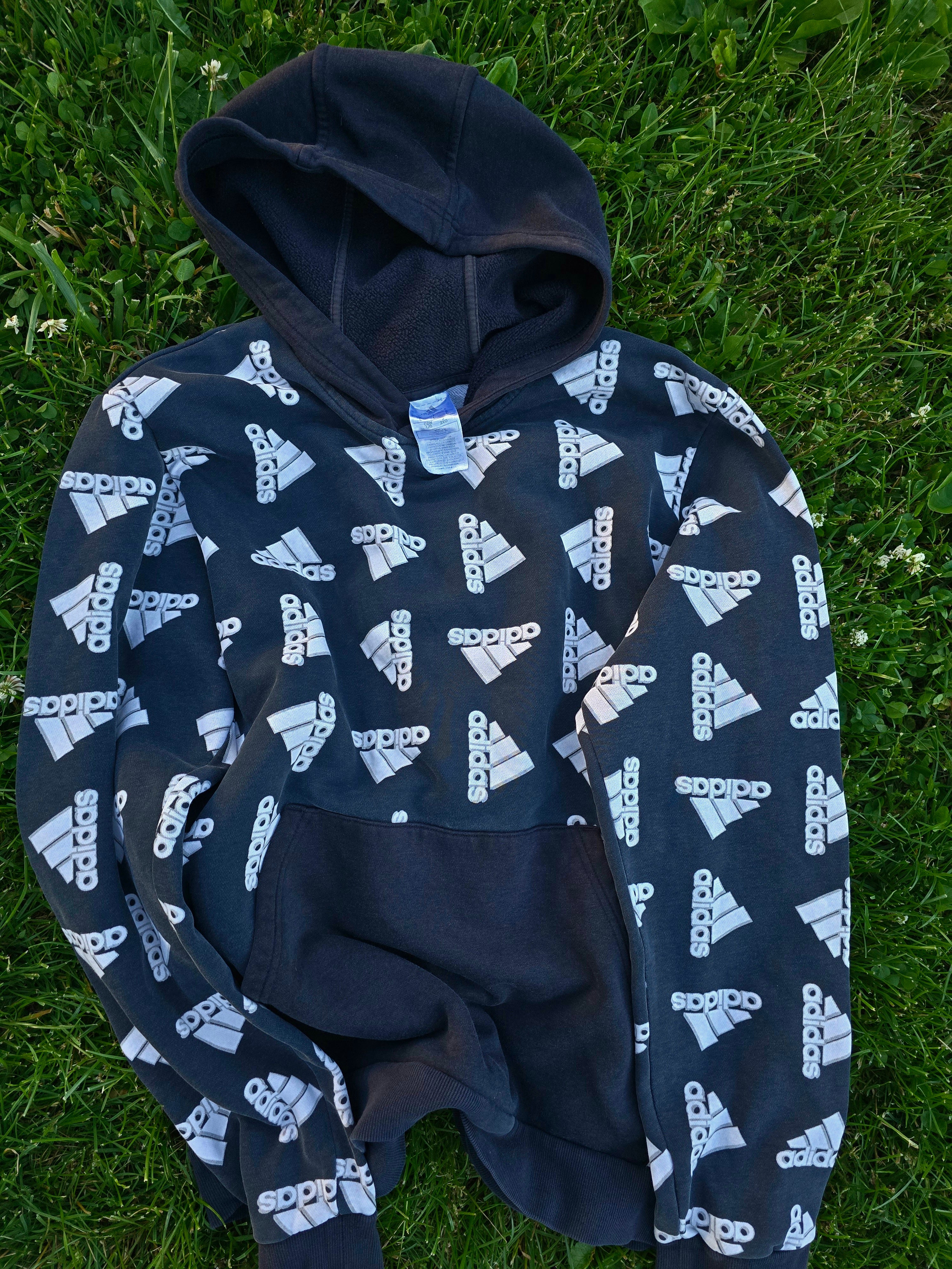 Adidas Hoodie (Large)