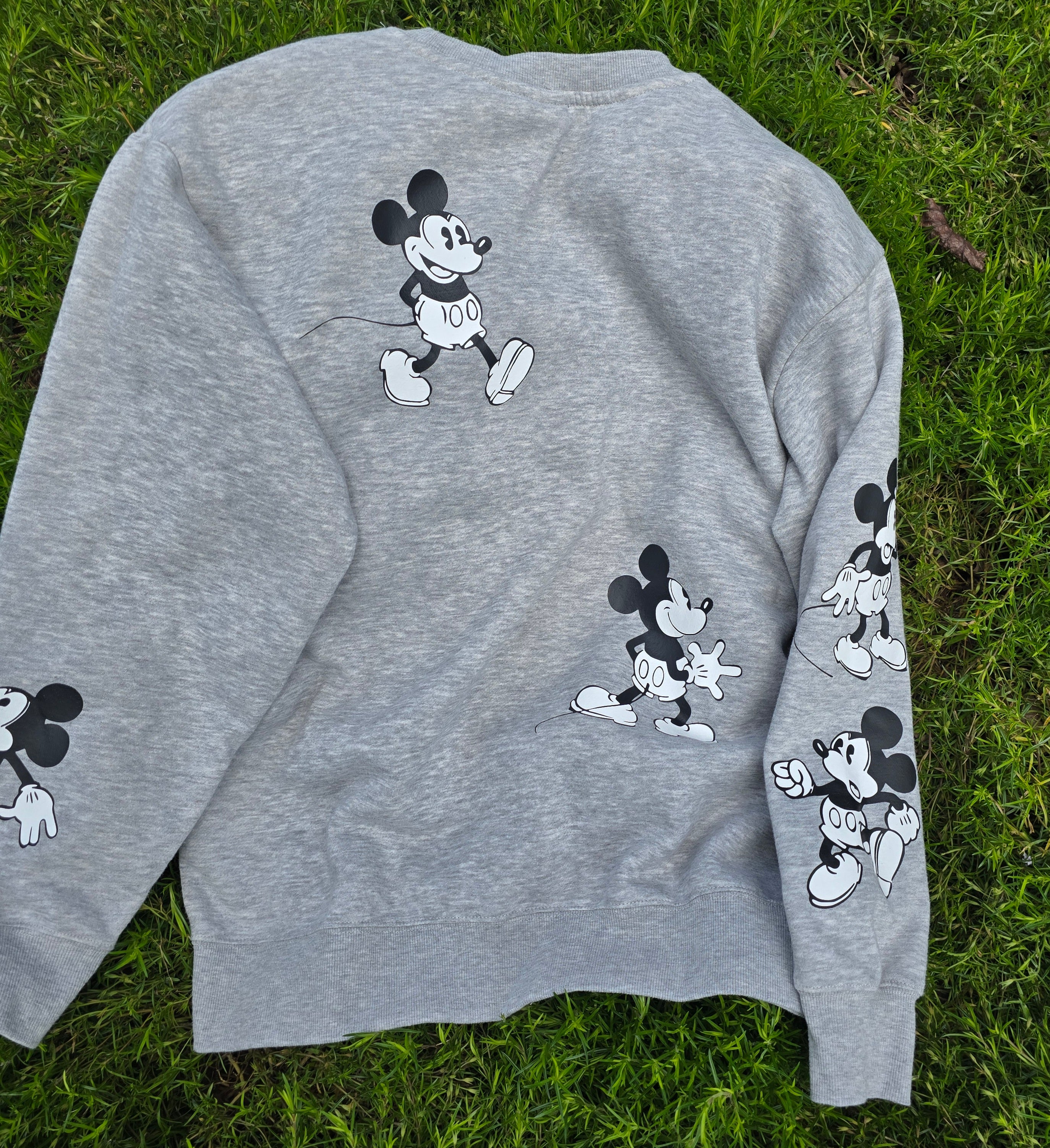 Mickey- Disney Crewneck (Large)